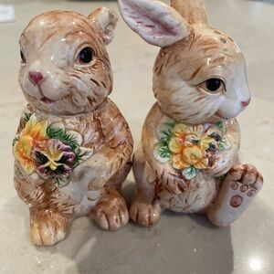 Charming Brown Ceramic‎ Bunny Salt and Pepper Shakers